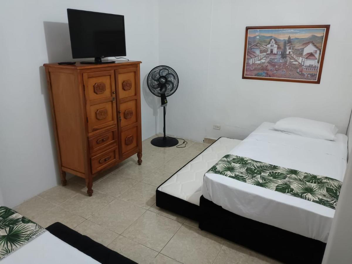 Hospedajes El Jardin Envigado Zewnętrze zdjęcie